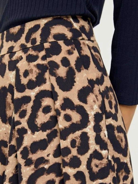 Leopard Pleated Shorts